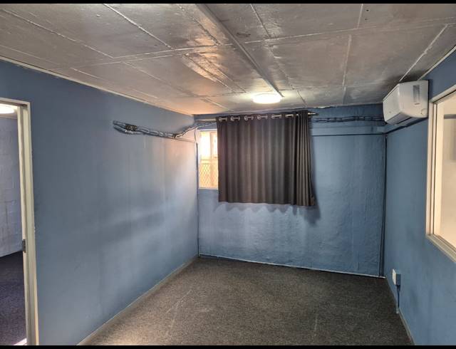 189M² MINI FACTORY TO LET IN GLEN ANIL